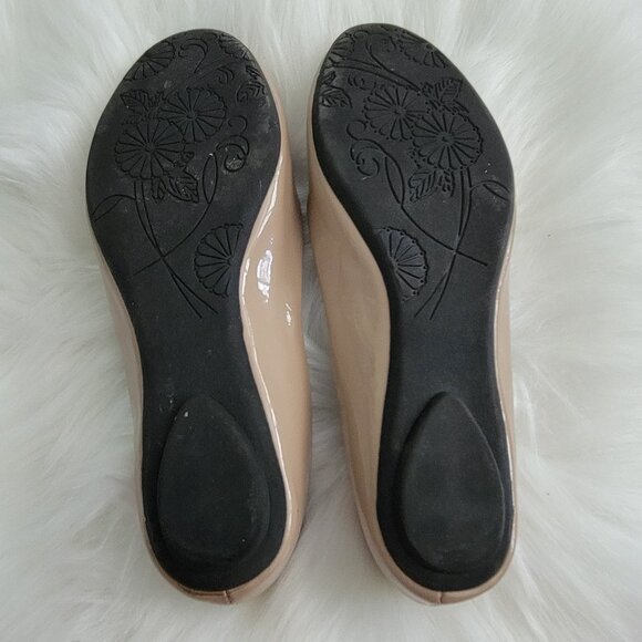 Steve Madden Taupe Flats - Picture 3 of 7